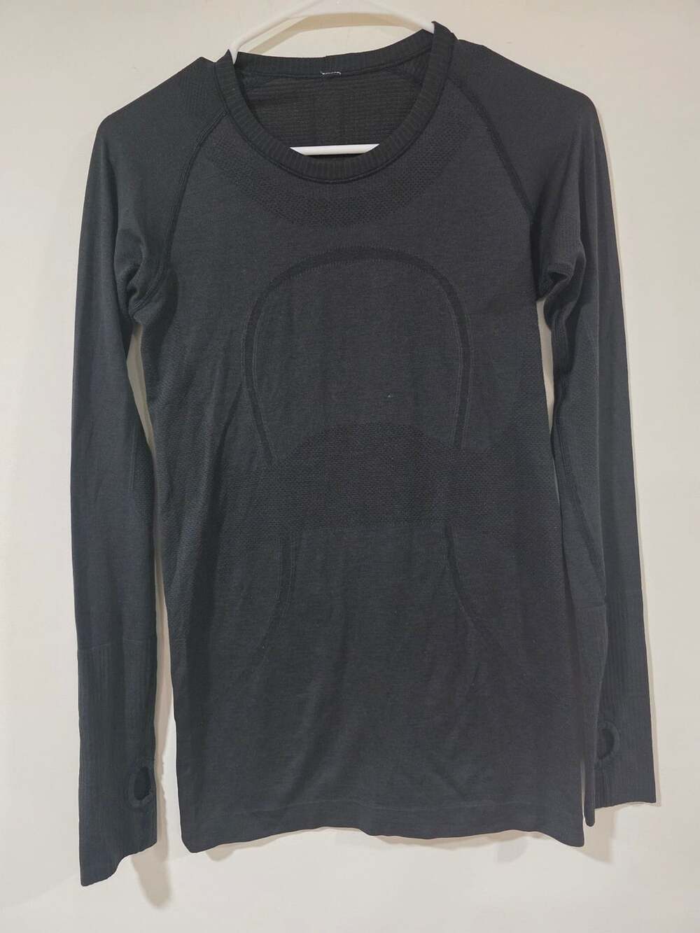 Lululemon Swiftly Tech Long Sleeve Shirt Size 6 Black Athletic Top